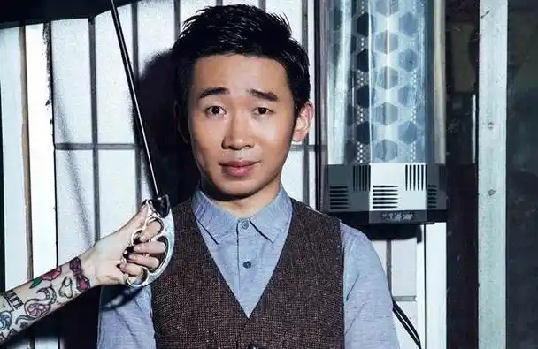 杨迪与女友同居16年却不结婚,最终以"和平分手"告终,对于这段爱情长跑