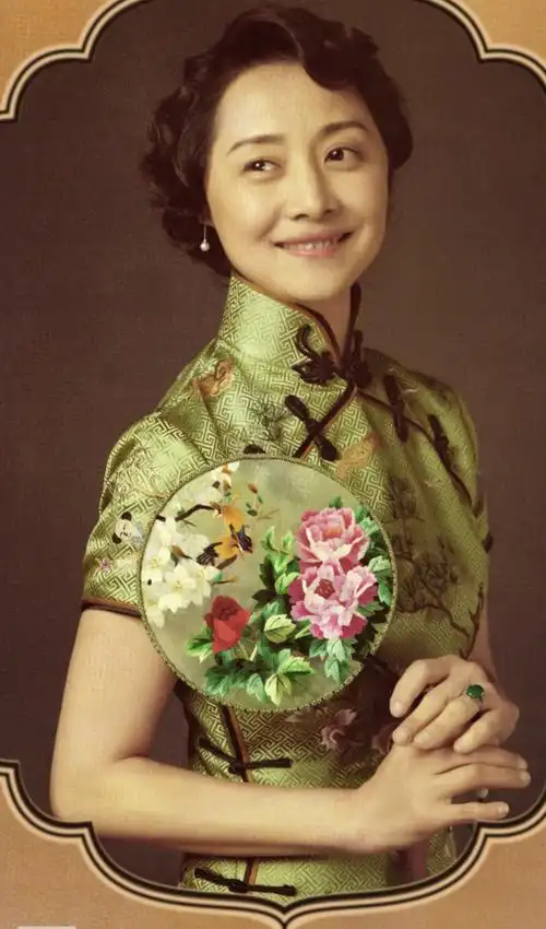 53岁刘蓓,虽然脸蛋有了皱纹,但依旧是气质女人,没有老态