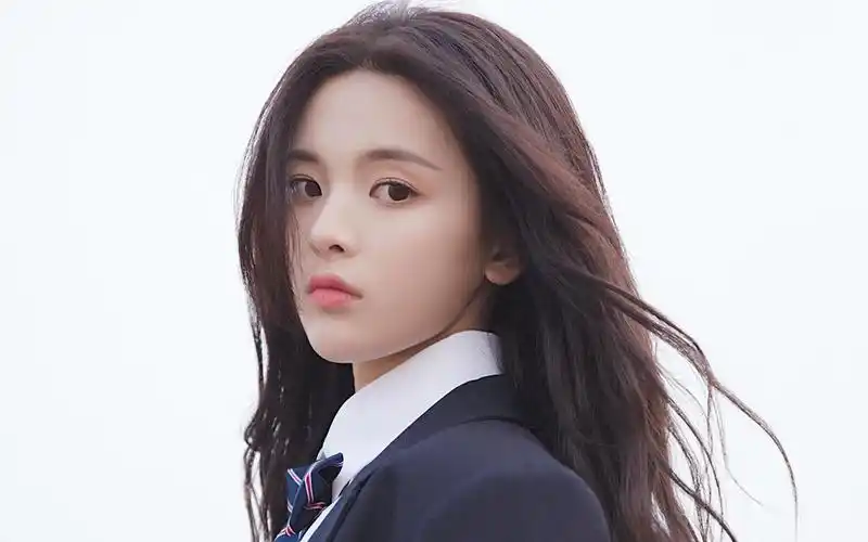 杨超越个人资料介绍(她是哪里人,身高体重是多少)-第3张图片-趣盘玩