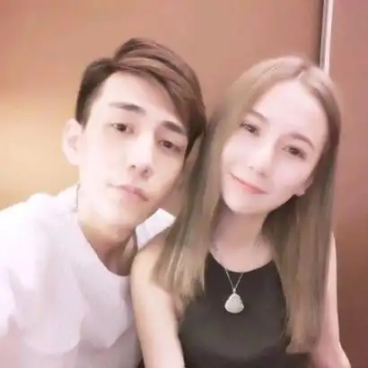 抖音双人情侣头像一对两张 画面甜蜜幸福的情侣