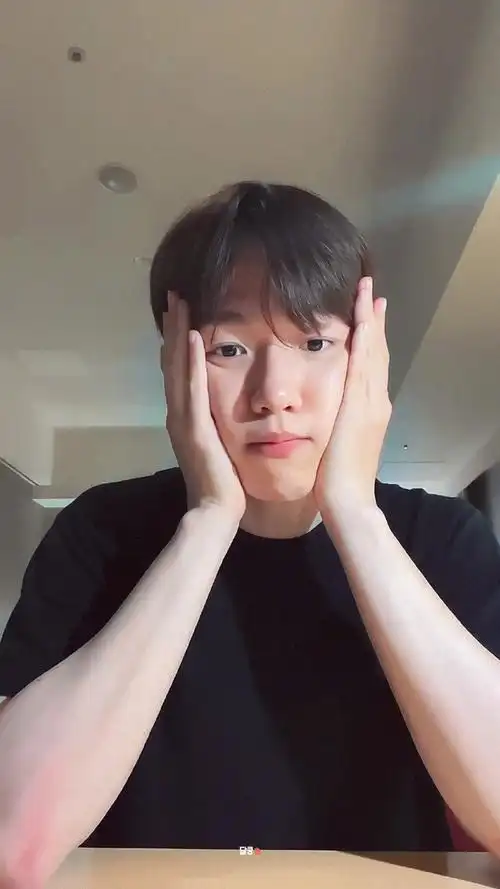 生日快乐#70边伯贤超话@baekhyunee7230414【b56hz】伯贤ins直播 动