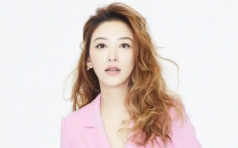 应采儿写真桌面壁纸-美女壁纸-高清美女图片-第2图-娟娟壁纸