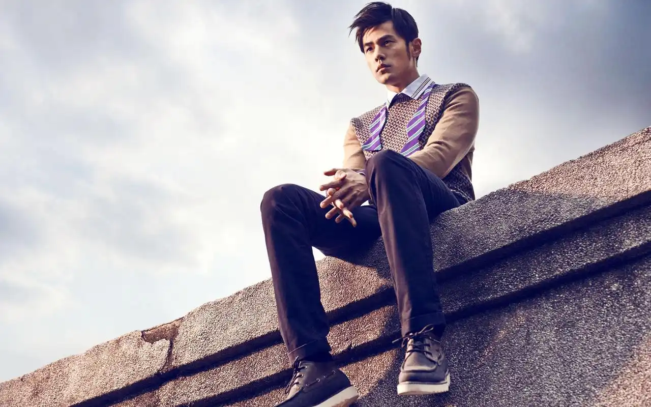 求这张周杰伦的照片 要超清的没有文字