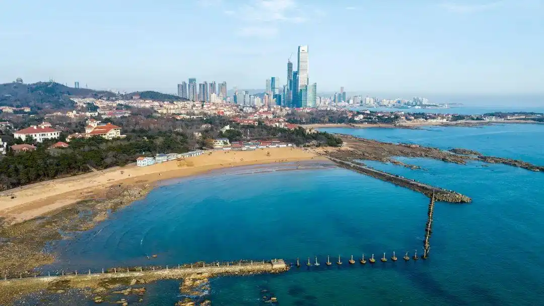 路的尽头是海——青岛第二海水浴场的治愈堤坝