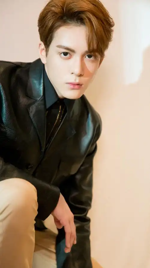 曾舜晞帅气写真手机壁纸