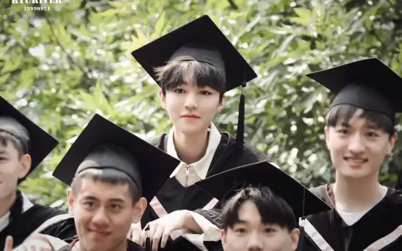 【王俊凯】我们的小土豆毕业了!