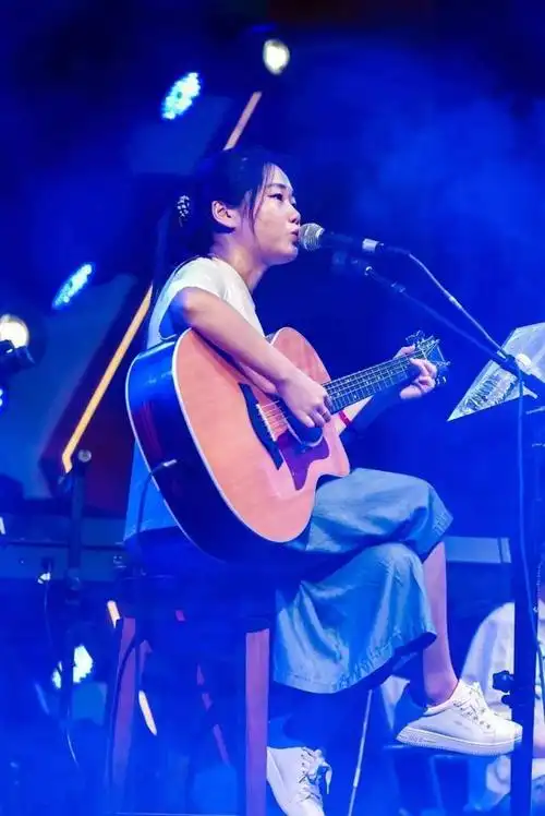 "神曲制造机"花粥发布新专辑,但网友关注的却是"这次抄了没"