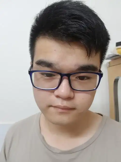 像我这种脸大的男生适合哪种发型一点10几年没换过发型求解