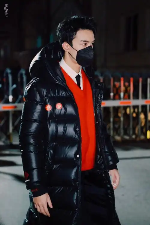 吴磊现身兔年央视春晚第四次大联排##吴磊兔年央视春晚第四次僚排