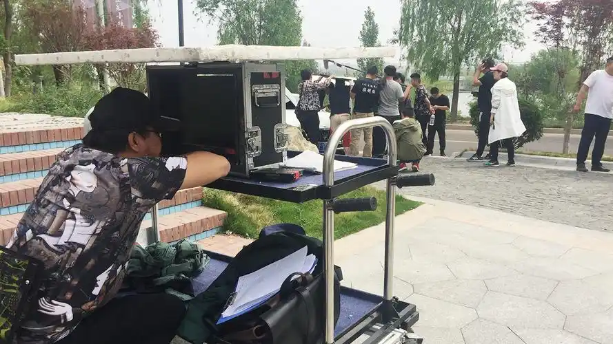 电影白日逐梦花絮曝光向全体剧组人员致敬