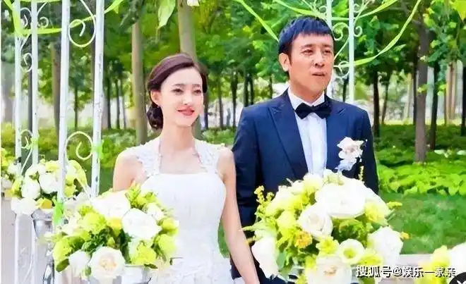 原创于和伟结婚28年零绯闻看到他妻子照片后网友原来是熟悉的她