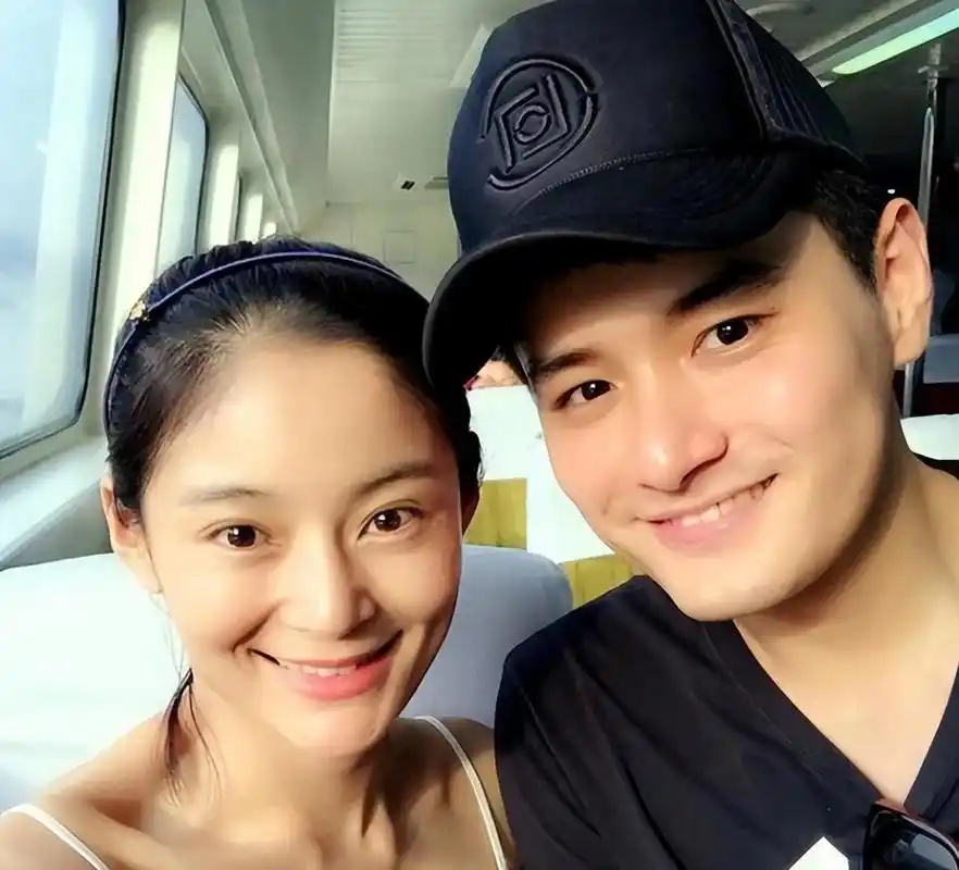 王媛可:因丈夫长得太帅倒追5年,婚后生下双胞胎,取名一模一样