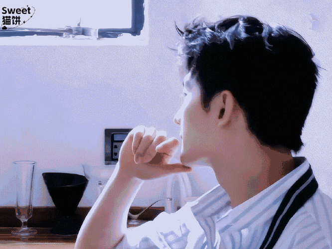 好爱杨洋的这种动态视角,感觉隔着屏幕对视了一样05 一些男友感