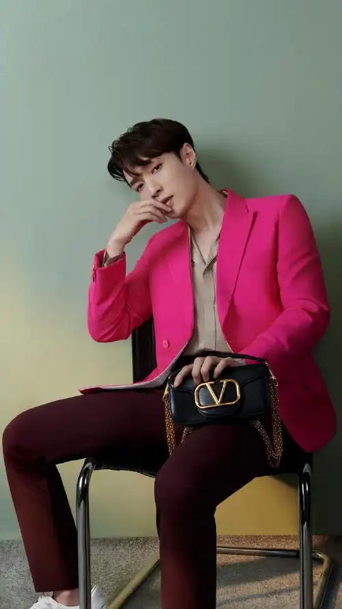 张艺兴valentino品牌代言人