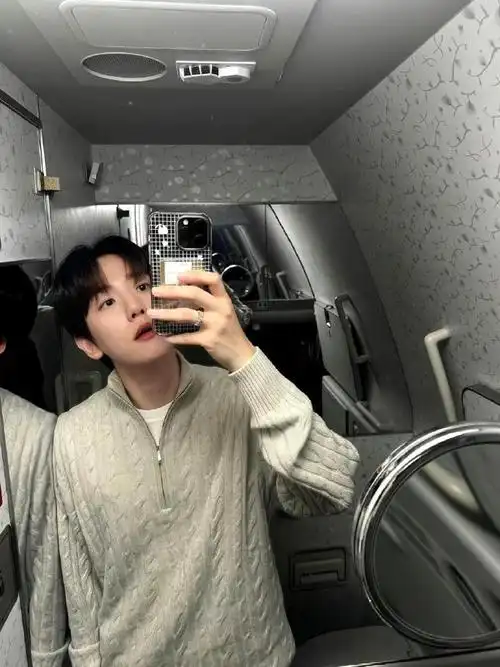 边伯贤的女友视角水灵灵的来喽92