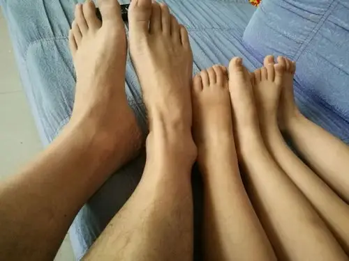 失眠了,与其睡不着,不如看看女儿儿子的相片