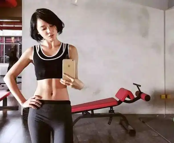 赵丽颖健身肌肉健硕好美与甜美形象判若两人让男明星情何以堪