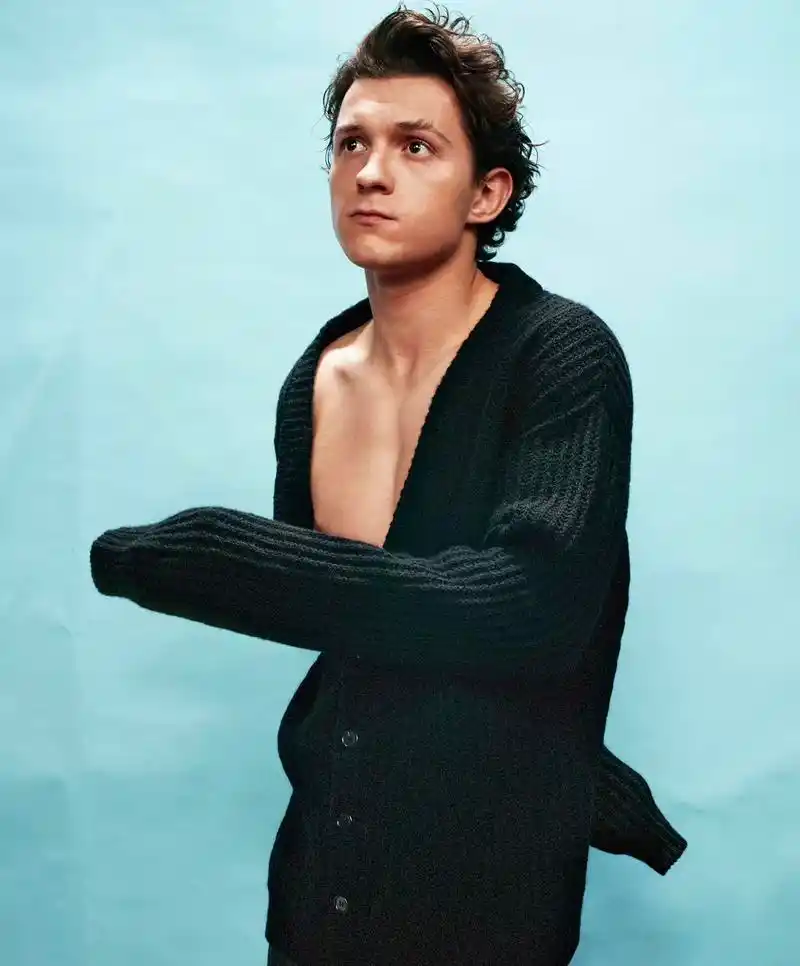 写真,只穿外套秀胸肌,小娇妻的样子让人印象深_达亚_汤姆·赫兰德