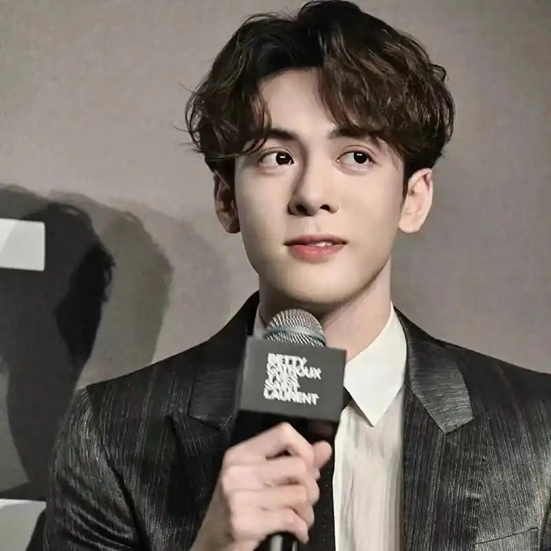 曾舜晞头像(好帅) 看一看98以前的小晞 怎么这么迷人啊 "过千山有行