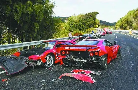 从厦门路虎猛撞捷豹说起!