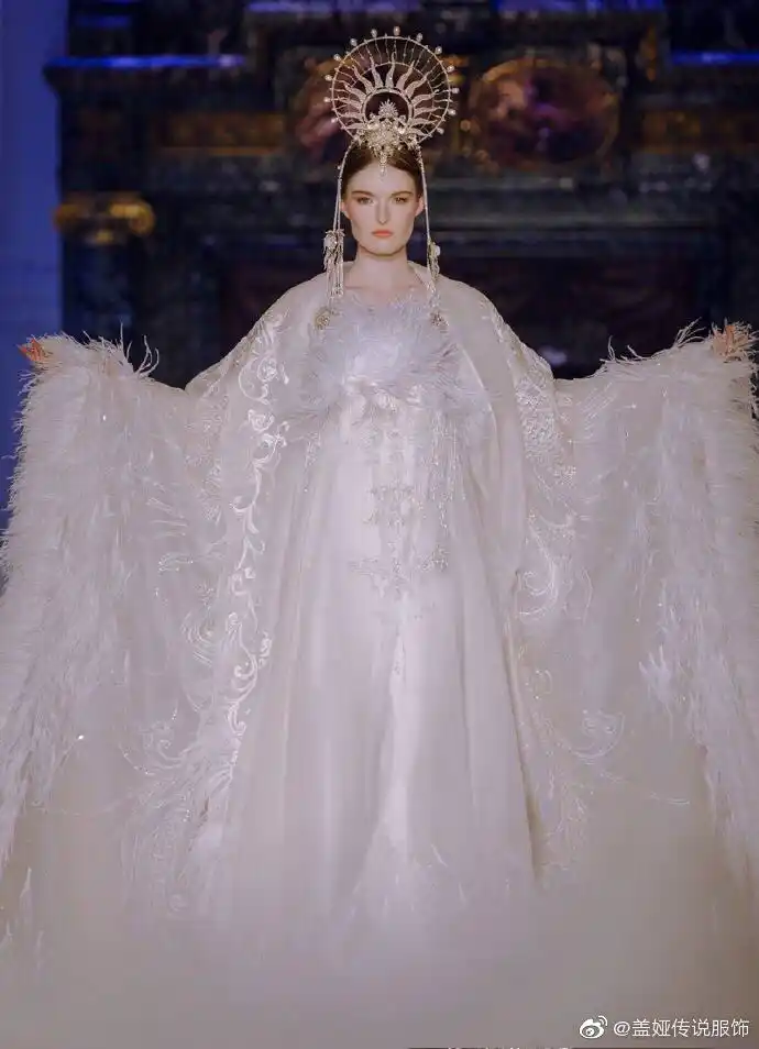 敦煌壁画时装秀##盖娅传说#盖娅传说·熊英19ss【转·一眼千年】巴黎