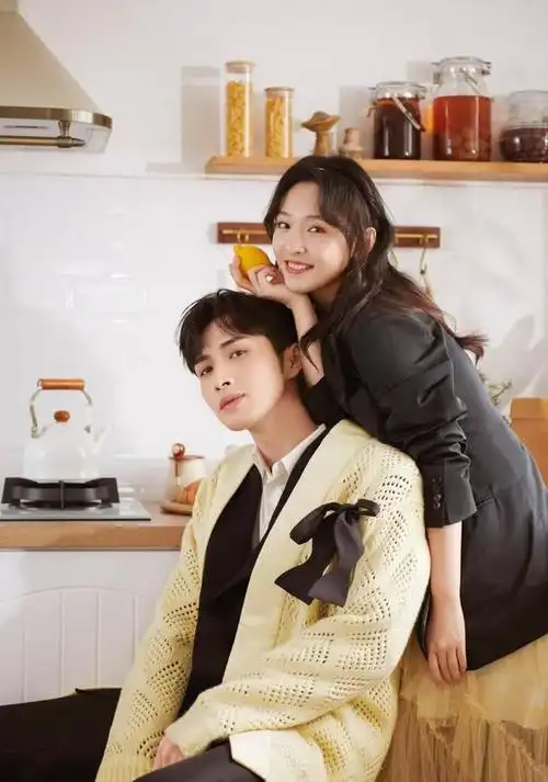 张彬彬吴倩眼神柔情甜蜜互动,俊男美女十分养眼