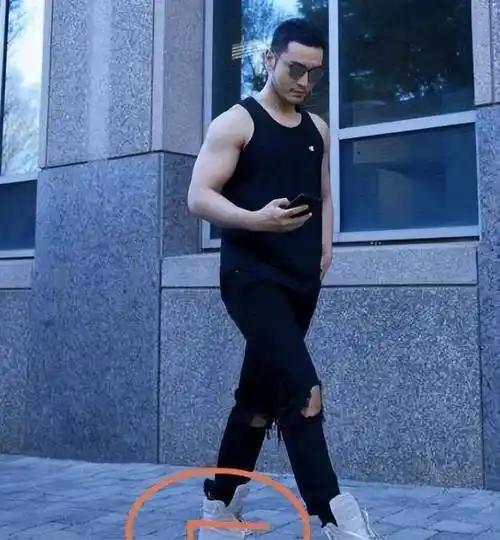 谢霆锋的手,赵丽颖的血栓,黄晓明的脚,打了多少明星的脸?