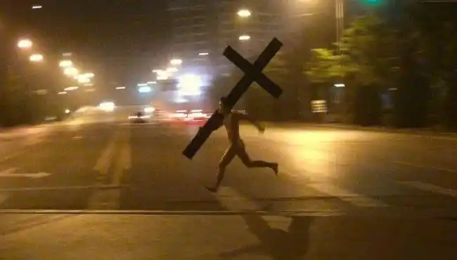 "脱光就是艺术" ?央美女生裸睡展览,网友好奇:"被亲戚看到咋办?