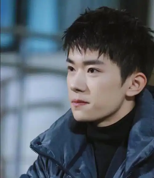 男星狗啃刘海,躲过了杨洋,躲过了华晨宇,看到他真的忍不了了