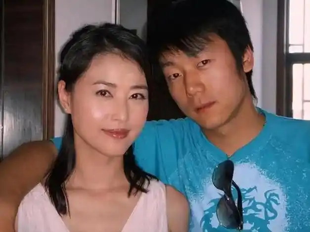 周海媚57岁北京独居不生子不结婚直言不需要男人碍手碍脚