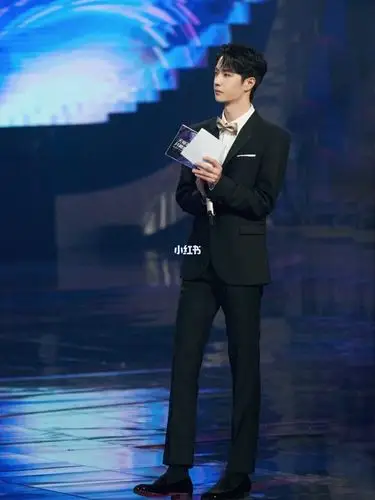 王一博双11盛典穿搭7515白西装跳舞好欲7515_穿搭_西服_跳舞