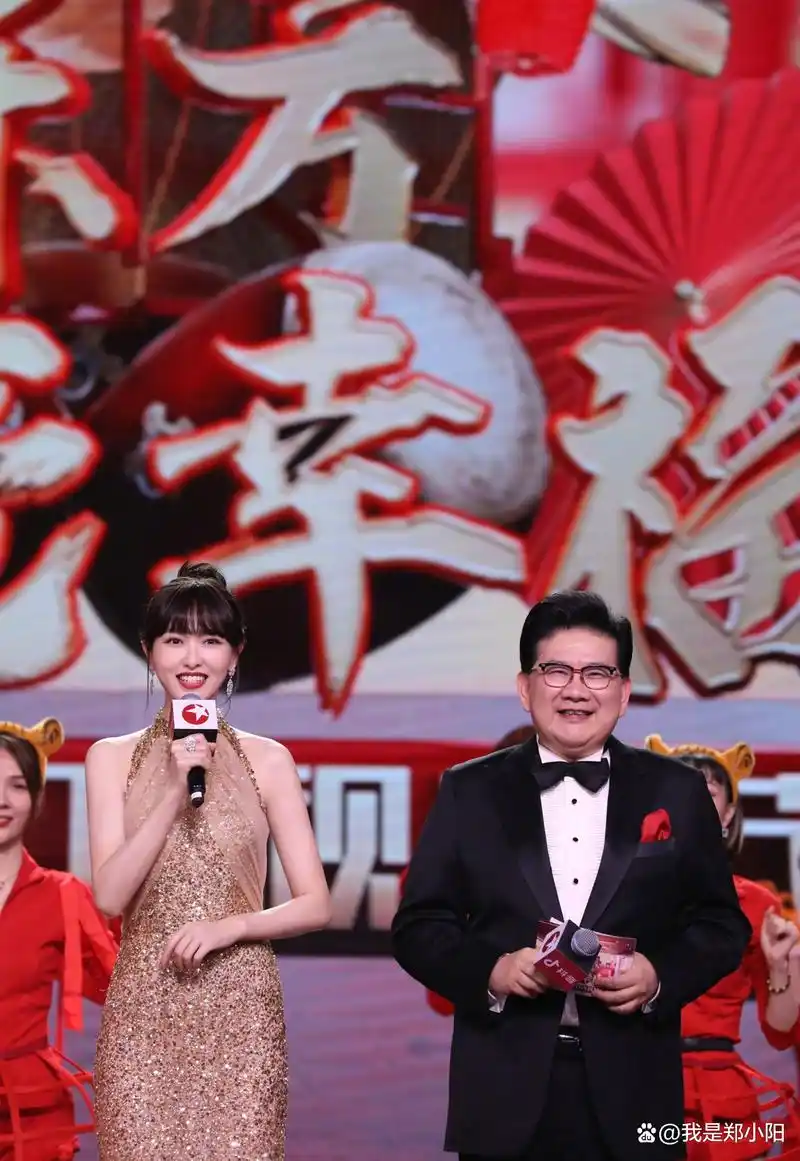 唐嫣主持东风卫视春晚:比你优秀的人比你还努力