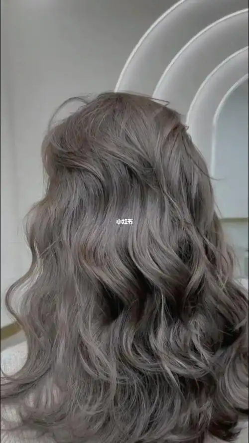 女生都喜欢的雾感超强灰色系78发色显白仨度