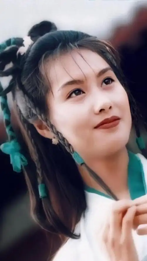 曾经惊艳了时光的古装角色,朱茵最美,巩俐最仙,而我更喜欢杨幂