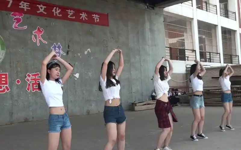 安阳县实验中学首届文化艺术节开场舞