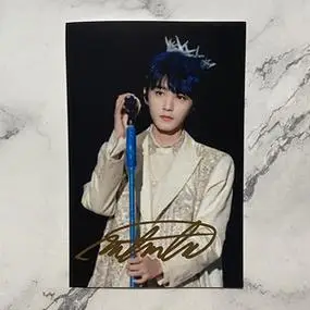 王俊凯亲笔签名照保真tfboys十周年演唱会现场同款周边写真礼物
