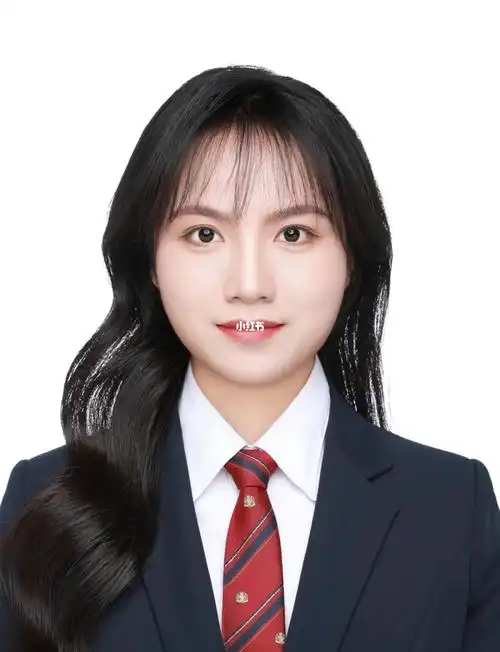 要提供正装的白底照就近去拍了一张我是非常满意了