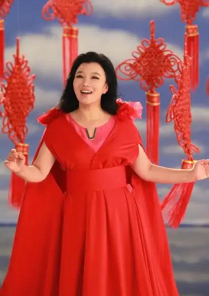 正值全国两会召开之际,由著名军旅歌唱家刘子琪演唱的主旋律歌曲《我