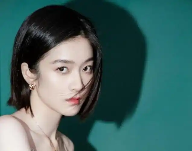 张雪迎美图:短发简单的风格,干净又时尚