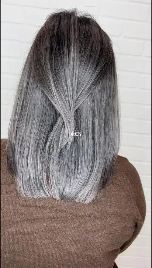 画染奶奶灰,当头发长的时候不会有条线自然接口#西雅图染发  #西雅图