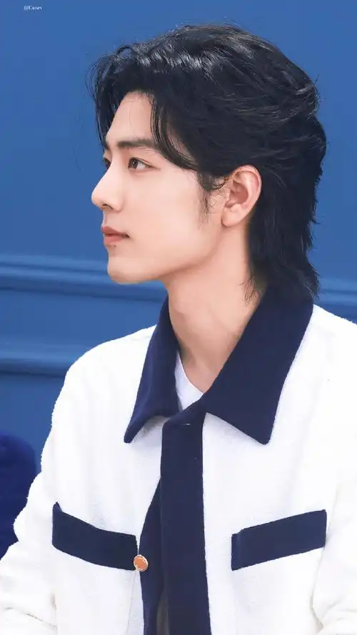 肖战超话限定版长发且看且珍惜#肖战wedgwood品牌代言人#92二改