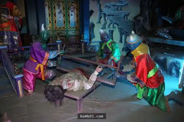 他就是在地狱上班13年的超猛大叔,当大家问「有没有看过鬼」他只回了