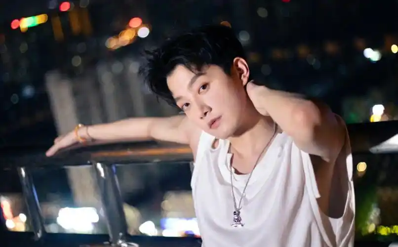 范世琦个人资料(偶像出道,凭"坏"走红) 第6张