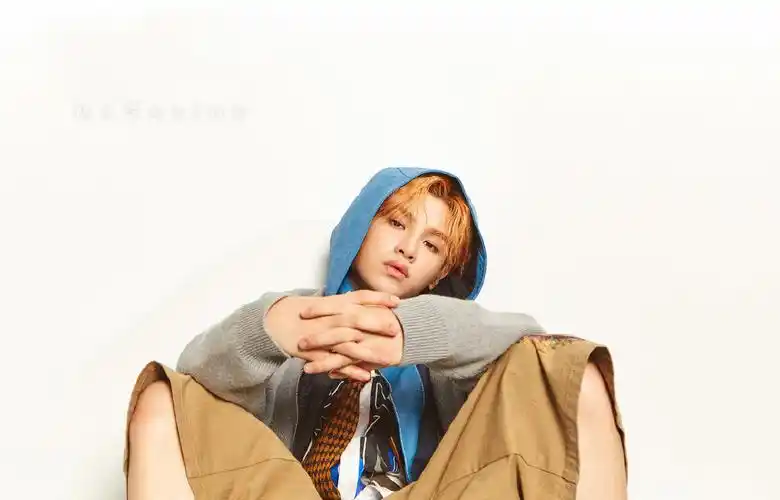 分享一组黄明昊图片给大家,图中的明星图片壁纸会点缀你的电脑桌面