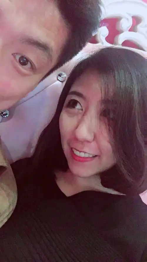 女生喜欢一个男生的时候眼神是什么样子?