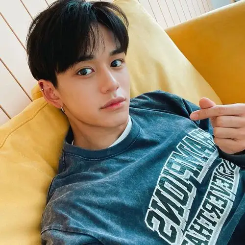 威神v lucas黄旭熙精选头像80张_腾讯新闻