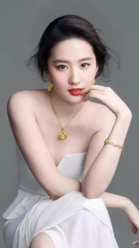 刘亦菲美国国籍,却被中国外交部公开点赞:她是真正的中华儿女