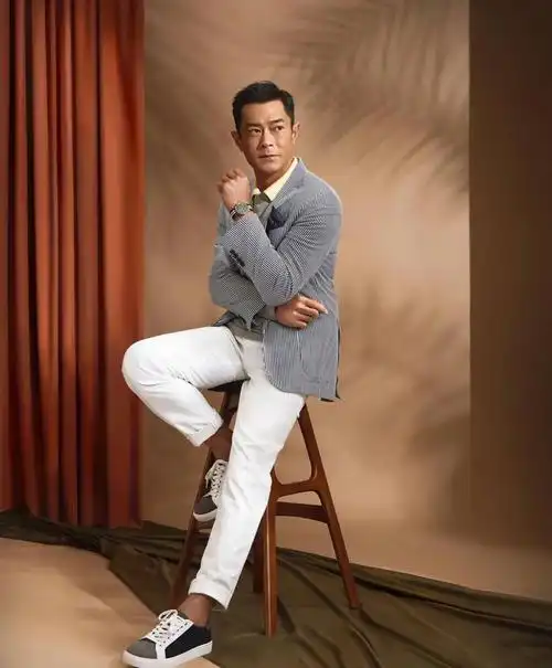 相貌平平古天乐原来喜欢这样穿造型风格有点意外