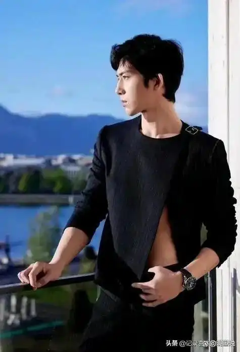 东北帅哥演员挺多的啊,不仅长相帅气迷人十足而且演技也不错哦!