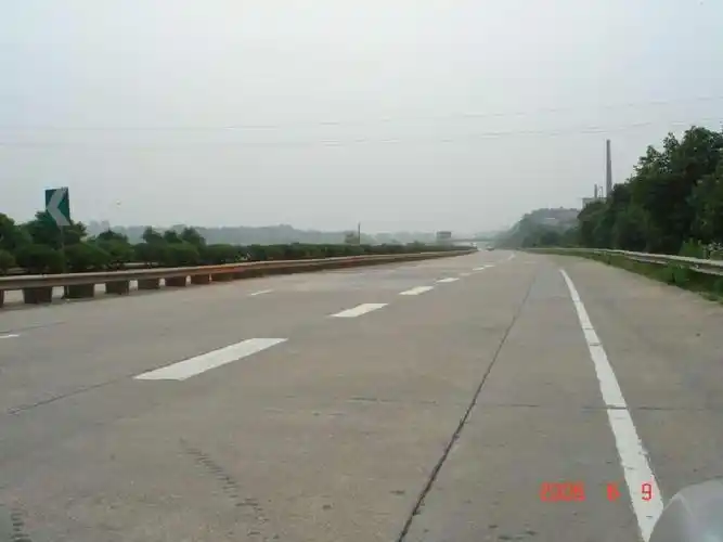 118页,当前第5页) 你可能喜欢 水泥路面施工 水泥混凝土路面加铺沥青